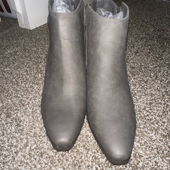 Booties - Picture 4 of 4